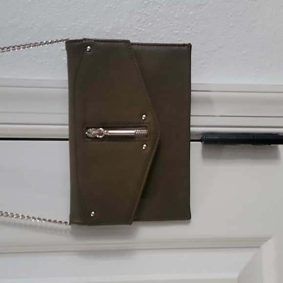 DANIELLE NICOLE CROSSBODY BAG - Picture 8 of 14